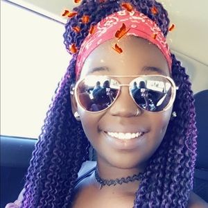 Meet your Posher, Adrianna